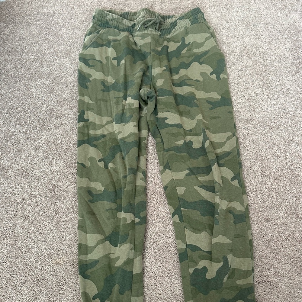 Womens old navy camo joggers